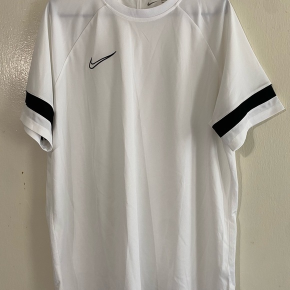 Nike soccer tee 2xl - Picture 2 of 3
